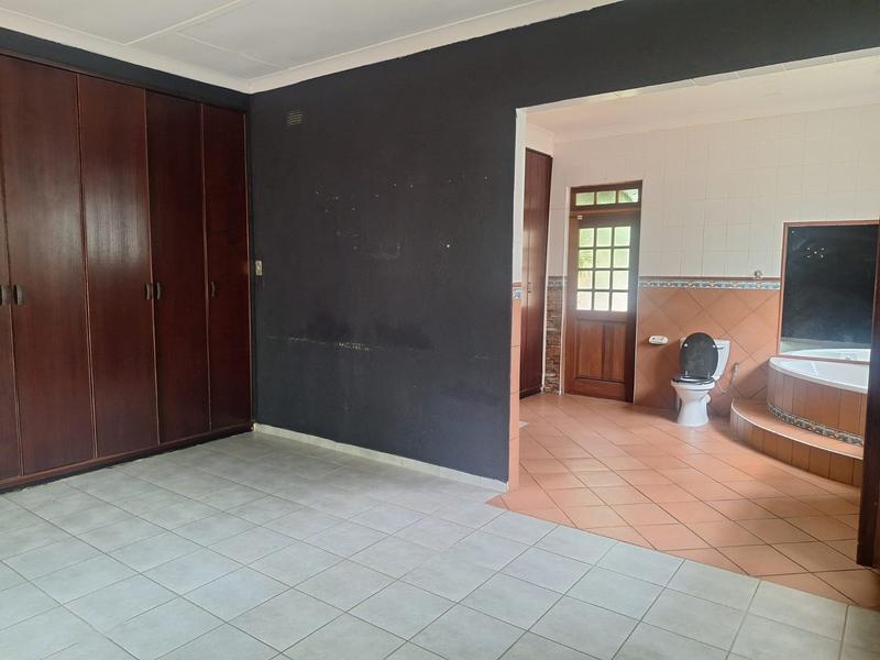 6 Bedroom Property for Sale in Stilfontein North West